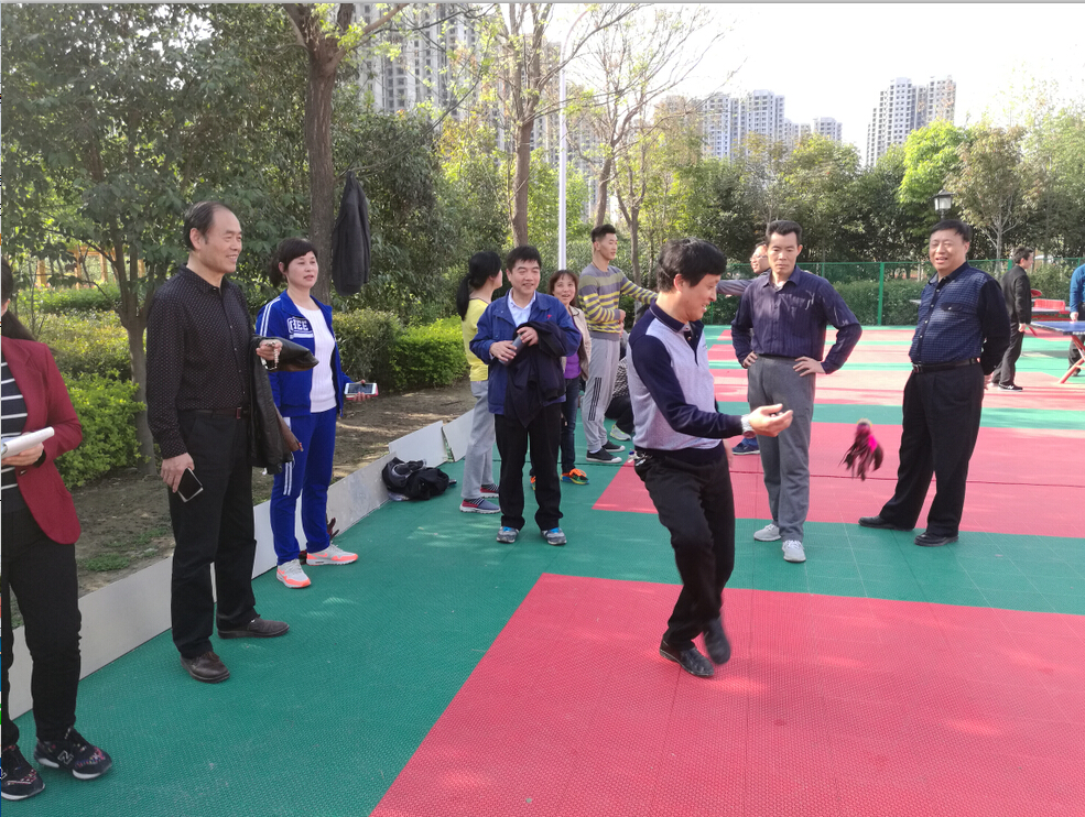 咸陽二毛組織開展“健步走”活動